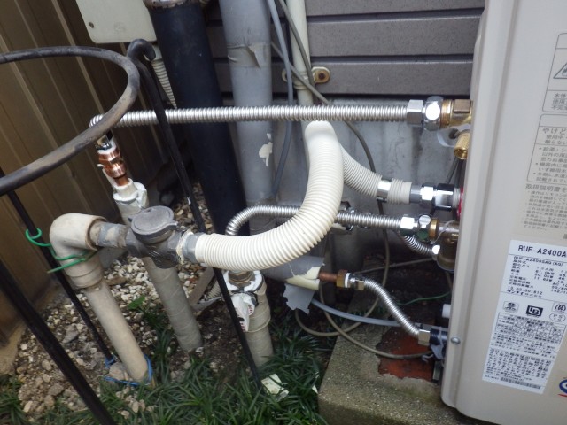 名古屋市南区給湯器　配管